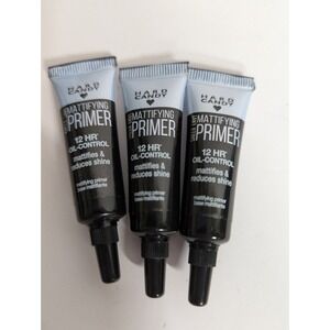 3 Hard Candy Mattifying Primer
12-Hour oil control
Mattifies and reduces shine